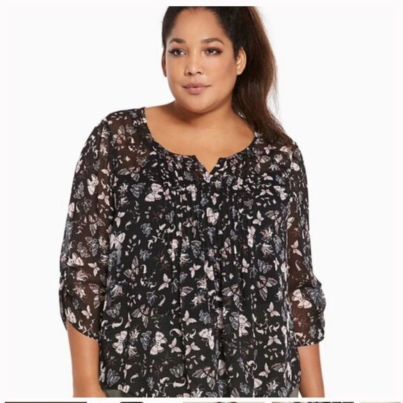 ✨4xHP✨Torrid Butterfly Pleated Chiffon Top ✨ - Picture 1 of 6
